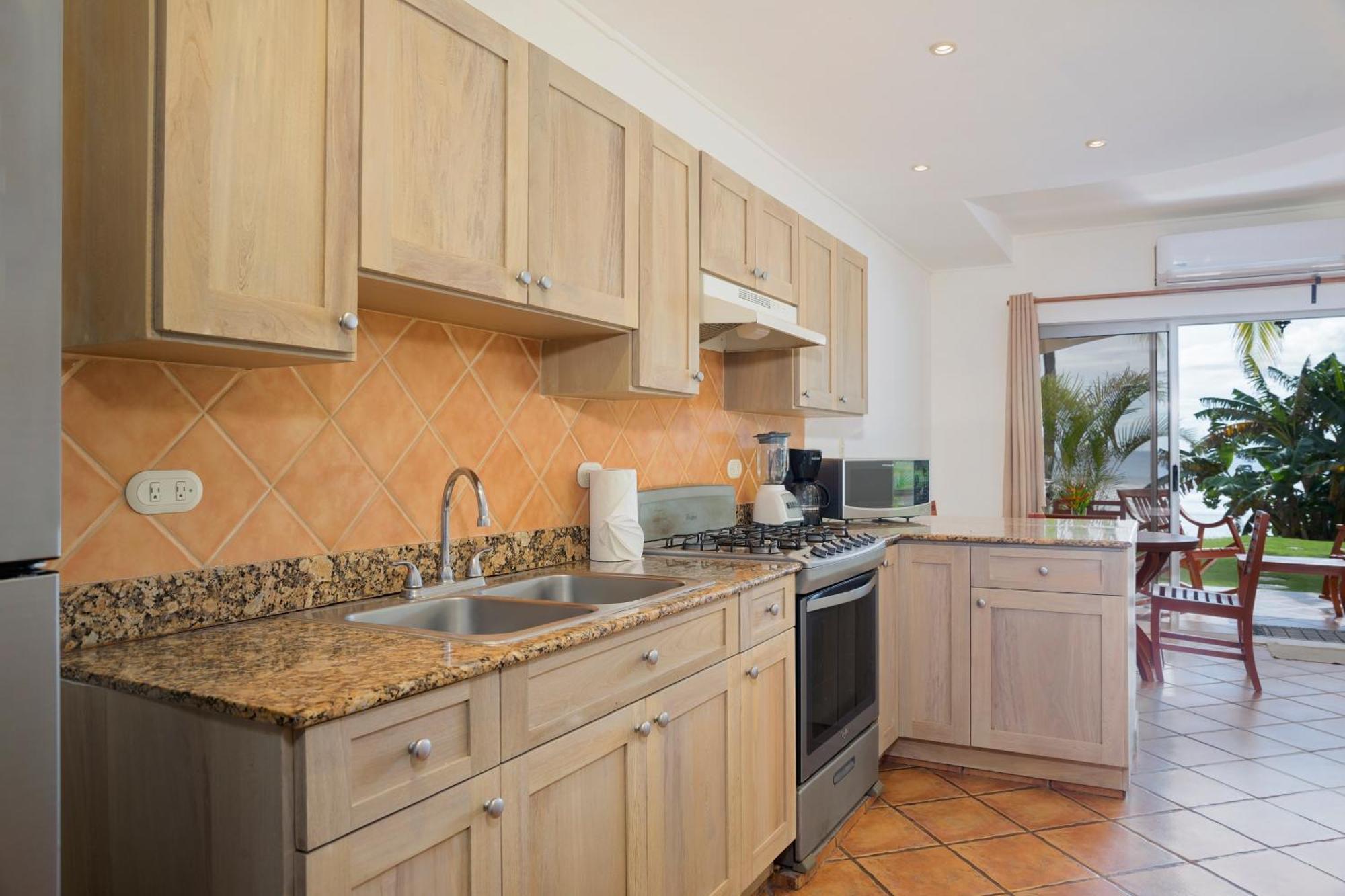 Villas Iguana A-13 Beachfront Condo Buitenkant foto
